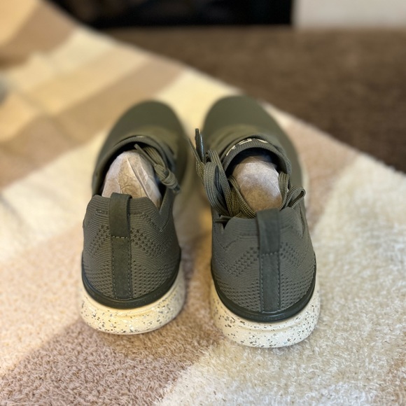 Women’s APL Techloom Breeze - Picture 3 of 6